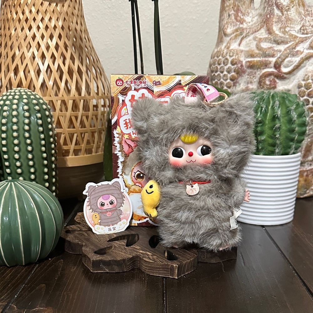 Baby Three Whose cat is this? Keychain plush